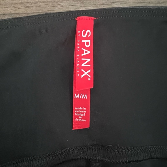 SPANX - Moto legging sz Medium - Picture 2 of 3
